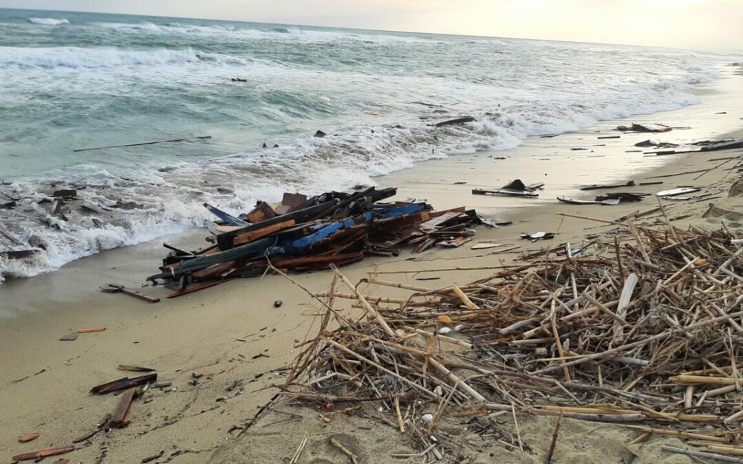 Decine di morti, feriti e dispersi al largo di Crotone: Un nuovo fallimento dell’Europa e del contrasto ai soccorsi in mare, a cominciare dal decreto anti ong